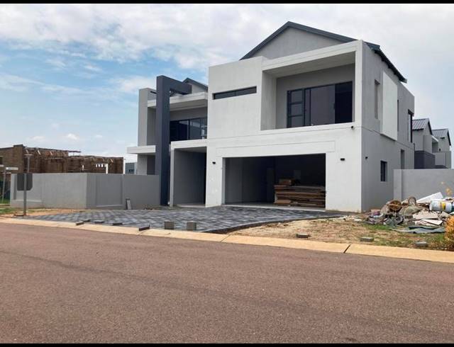 4 BEDROOM HOUSE FOR SALE IN SIX FOUNTAINS RESIDENTIAL ESTATE